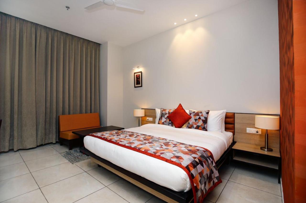 The Zenith - A Boutique Hotel By Hot Millions Mohali Екстер'єр фото