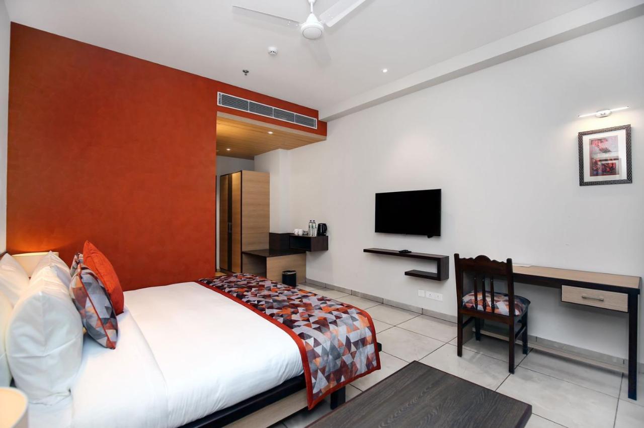 The Zenith - A Boutique Hotel By Hot Millions Mohali Екстер'єр фото