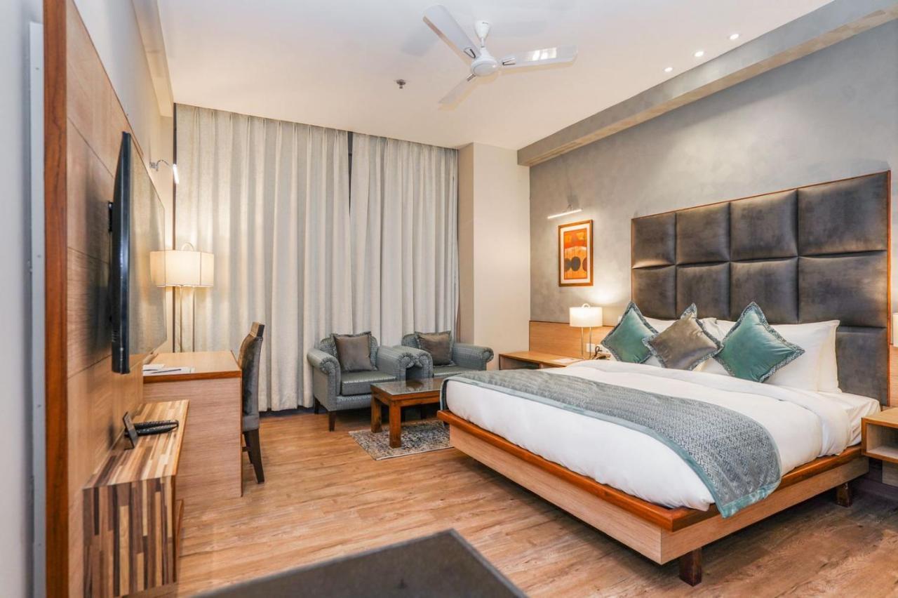 The Zenith - A Boutique Hotel By Hot Millions Mohali Екстер'єр фото